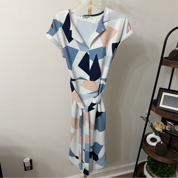 Wish Dresses & Skirts - EcoWish Abstract Pattern Midi Dress